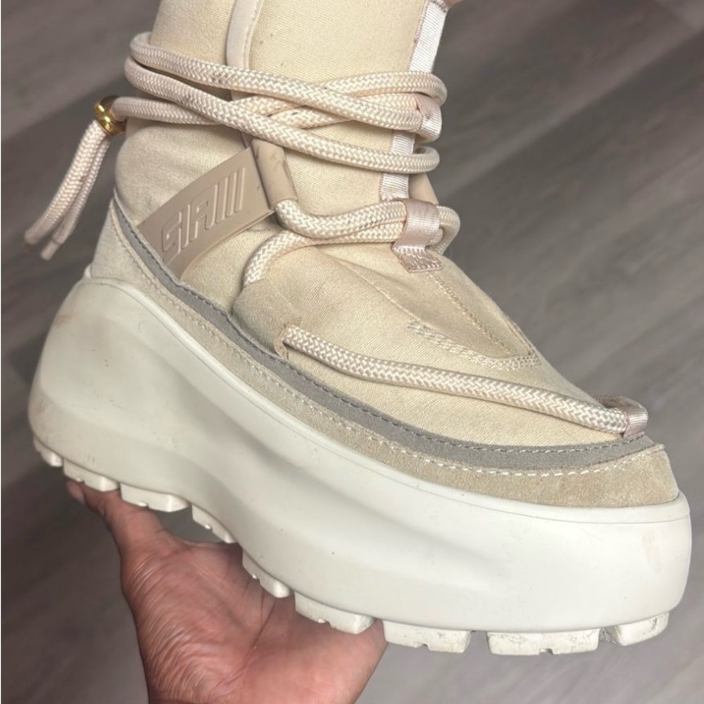 Sia collective: STS-8 boots Stylish Cream Winter Boots for Men